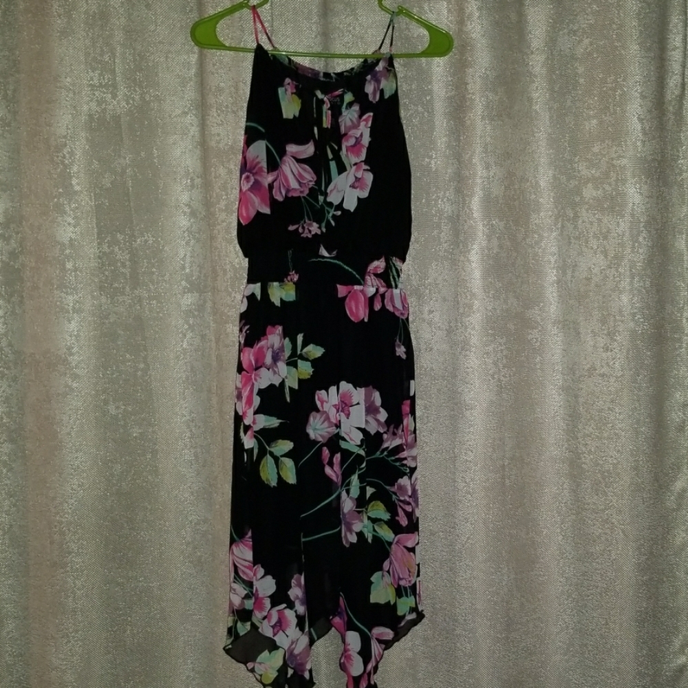 FLOWY DRESS